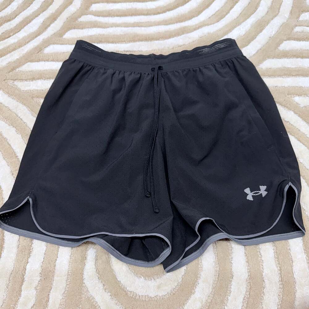 Under Armour Women's Black Fitted Mesh Running Shorts with Inner Brief  Size M